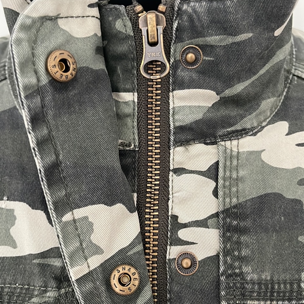 { Kenzie Jeans } - Camouflage Utility Jacket - Picture 4 of 5